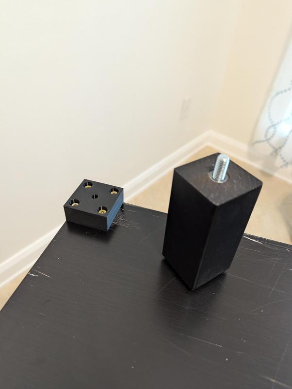 IKEA mounting plate for legs, 1xM8 (centered)