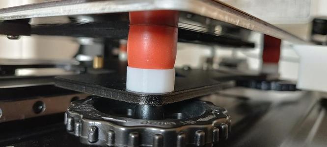 Spacer for silicone bed supports
