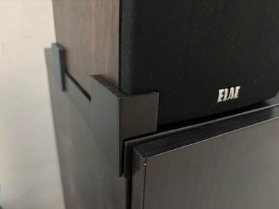 Cat-proof endstop for bookshelf speakers