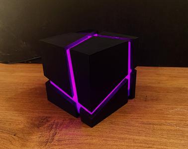 CRACK CUBE LAMP