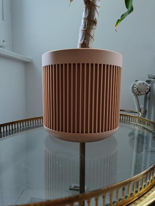 Big Planter with invisible drainer