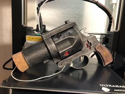Harley Quinn Pop Gun (with Ammo)