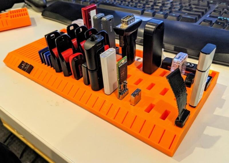 USB SD MicroSD Desk Organiser