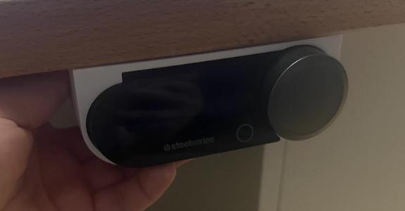 ARCTIS NOVA PRO WIRELESS. Charger mount