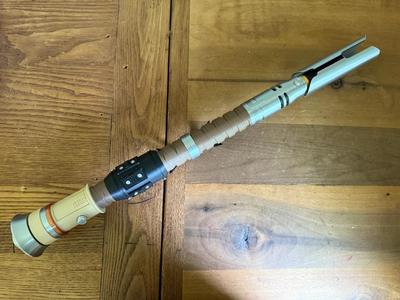 Cal Kestis's Second Lightsaber, Double Bladed Cere Junda Lightsaber   