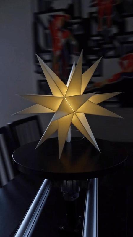 Bascetta Star Christmas Lamp