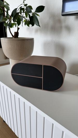 Sleek organizer