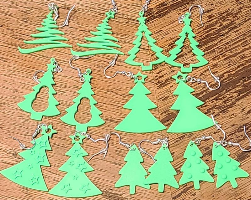 7 Christmas Tree Earrings / Ornament / Pendant