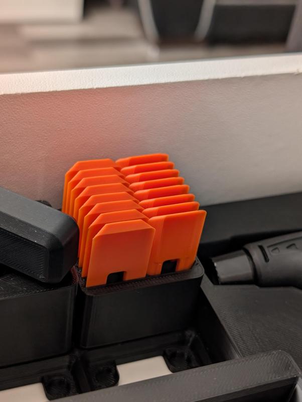Gridfinity Optimized Bed Scraper XL 16 Blades Holder