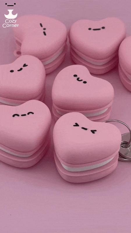 Clicky heart macaron keychain