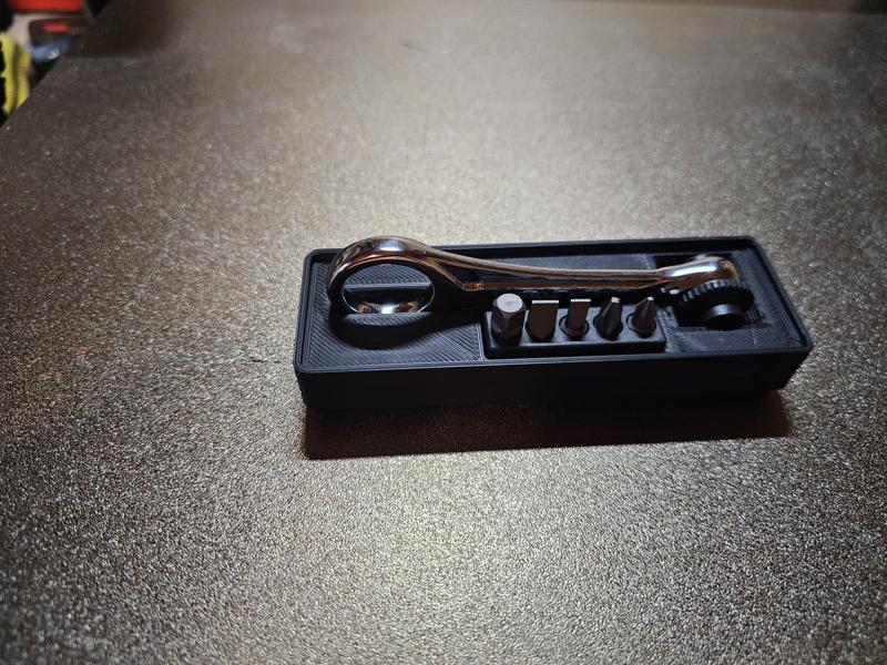 Gridfinity Bin Klein Tools 65200 with bit holder.stl