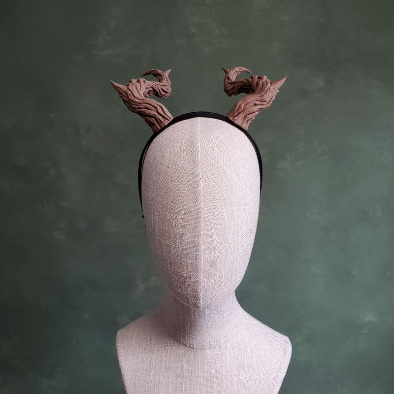 Hazel | Twisted Thorn Horns