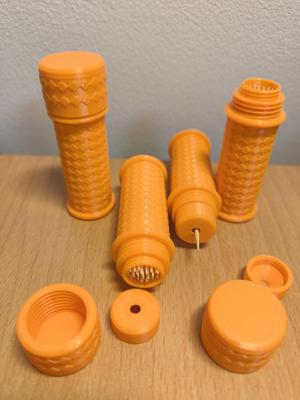 Cestovní krabička na párátka (travel toothpick box)