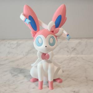 SYLVEON - BY COLORS