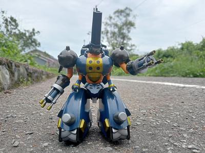 Digimon – Bolgmon / Metalkabuterimon