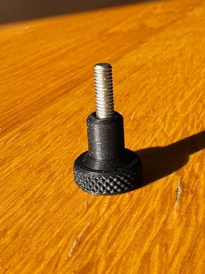 Rändelschraube M4 / knurled screw