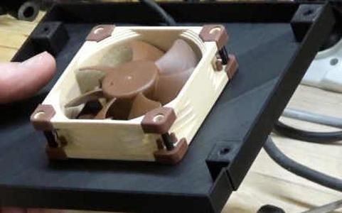 ANYCUBIC KOBRA 2 MAX - VERÄNDERTE MOTHERBOARD ABDECKUNG FÜR LEISEN LÜFTER NOCTUA 12V