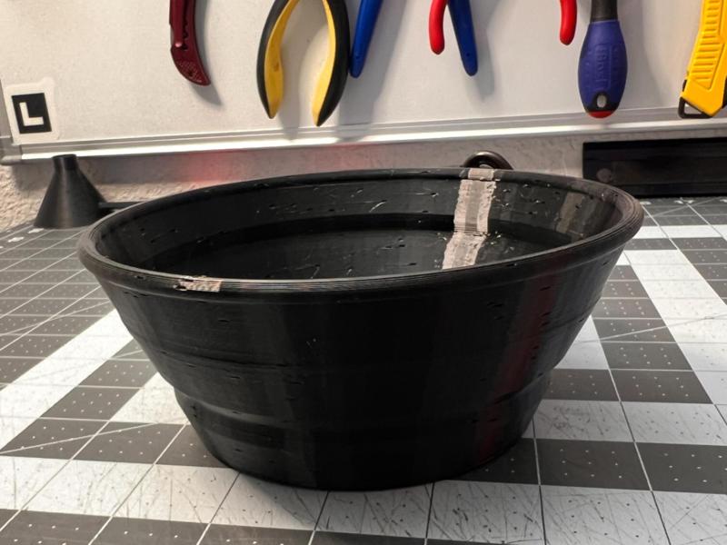 Collapsible bowl (that can hold liquids)