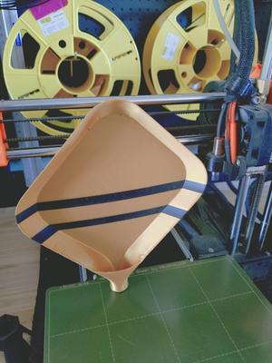 Pouring tray, a tray with a spout.