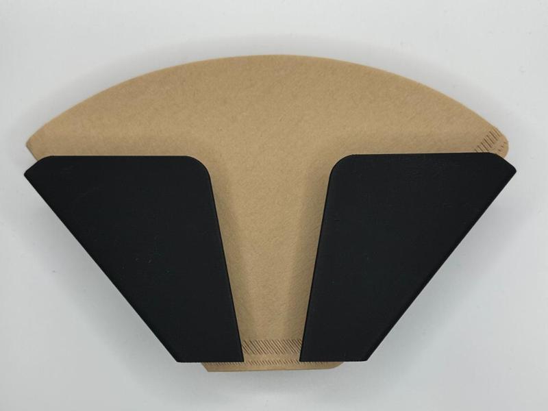 Screwable coffee filter holder