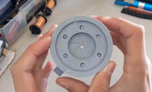 Simple Iris Mechanism