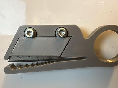 3D Printed Wire Stripper with Cutter Blade