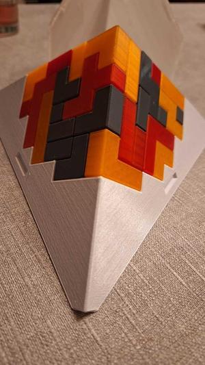 Pyramide puzzle boxes fun