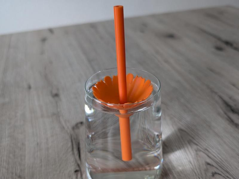 Floating Straw Cocktail Drink Glass