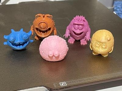 Micro Big Eyed Blob Alien Pets (Series 2)