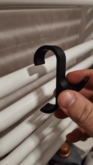 Bathroom radiator hook / hanger towel v3