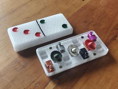 Mexican Train Dominos: Train Pieces + Magnetic Case