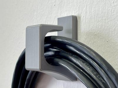 Tough Cable Hook / Cable Canal