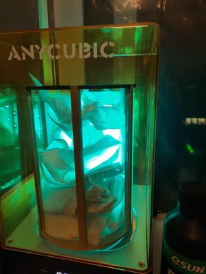 Transparent trash bin