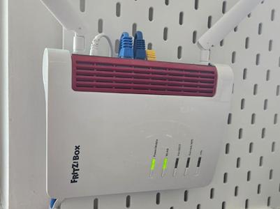 Fritzbox 6850 LTE - 5G / IKEA Skadis mount, T-Clip