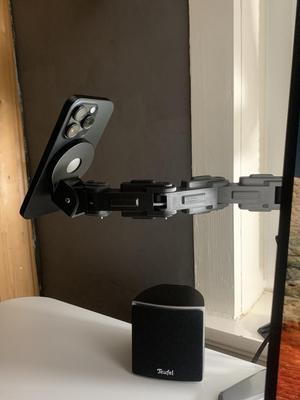 iPhone MagSafe Mount for Monitor Stand
