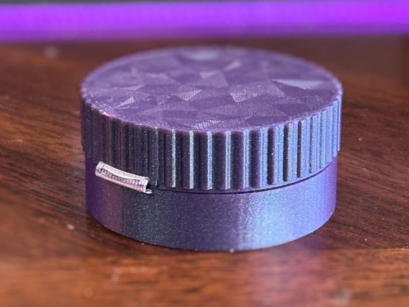 Living Hinge Round Container