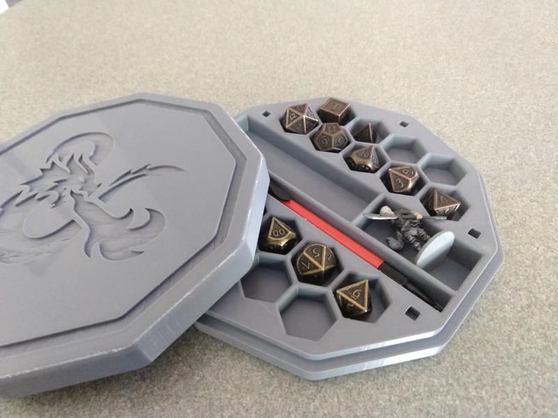 Dice Box n Tray with d&d logo