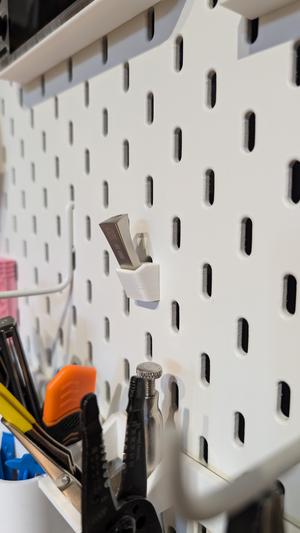 Single USB stick holder for IKEA Skadis