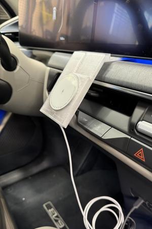 Iphone15 Pro holder for KIA EV9