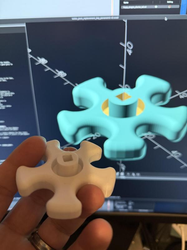 Oras Garden Valve Water Post Replacement Key, customizable in OpenSCAD