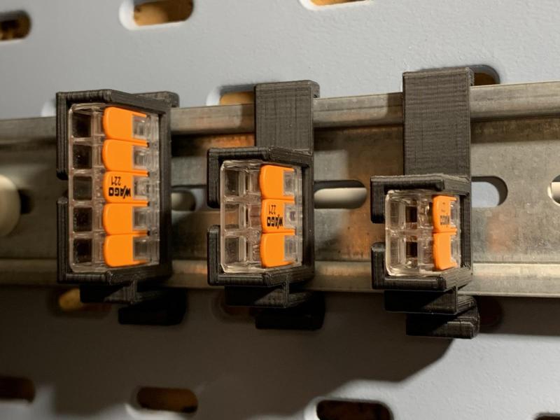 Wago 221-41* DIN rail mounts
