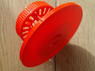 Rainproof hornet trap
