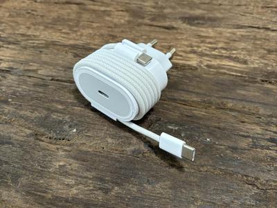 Smart Cable Organizer for iPhone 20W Charger (EU)