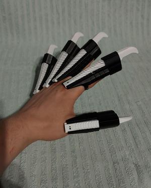 Extending claws