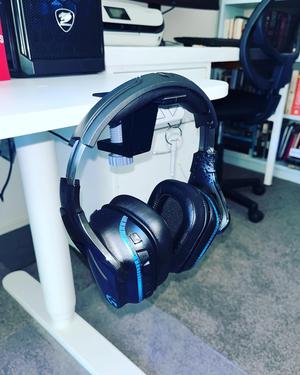 HEADPHONE STAND - DESK MOUNT - HEADPHONE HOLDER