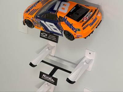 Losi 1:12 NASCAR Grom Floating Wall Mount