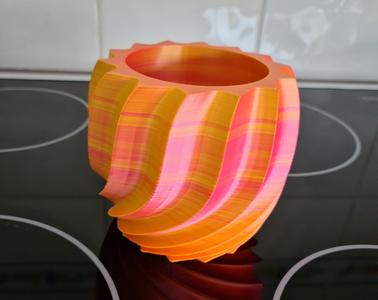 Swirl Flower Pot
