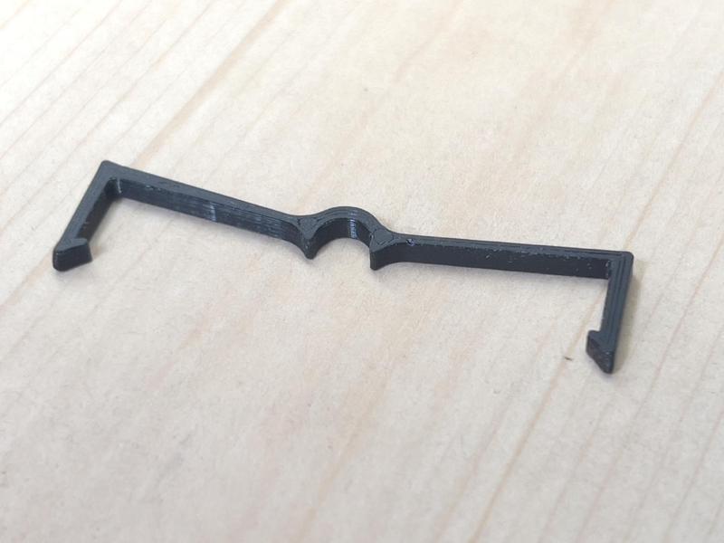 Springy Pegboard Clip - for pegboards with 1" grid