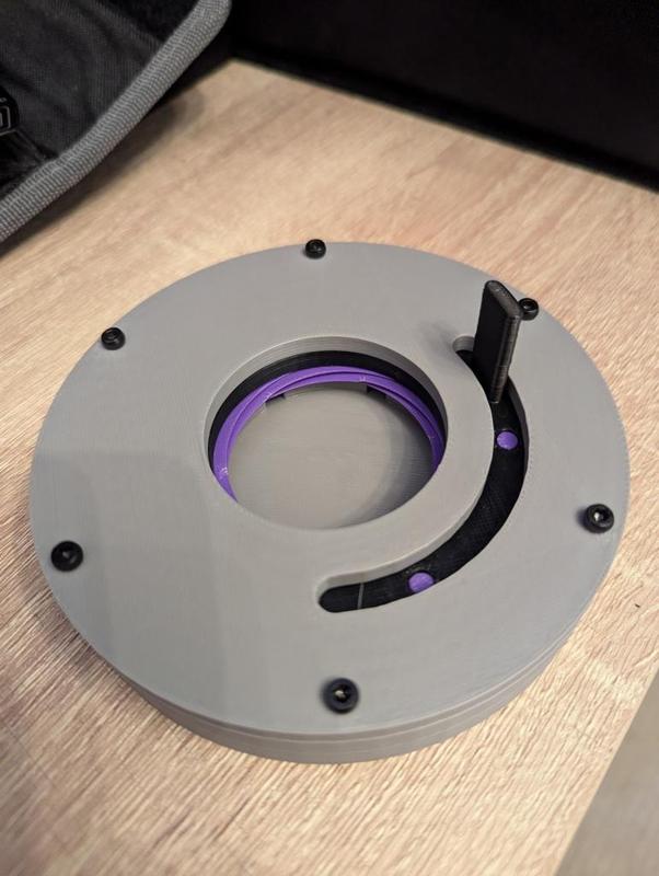 Iris Shutter Mechanism Fidget Toy