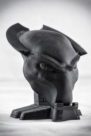 Predator Mask with Stand